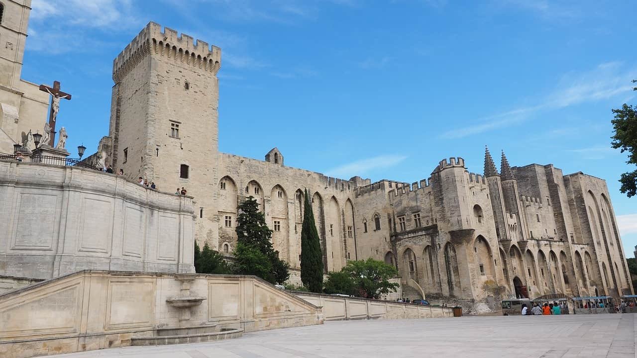 A panoramic view of the Palais des Papes, a historic palace in Avignon, France